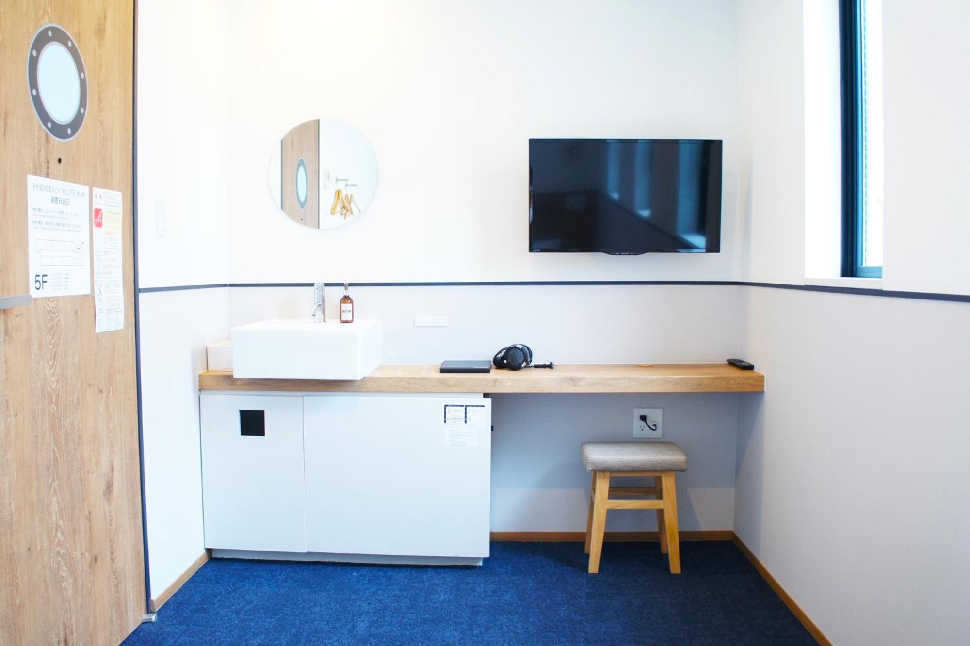 Webase Hakata Hostel Fukuoka  Exteriör bild