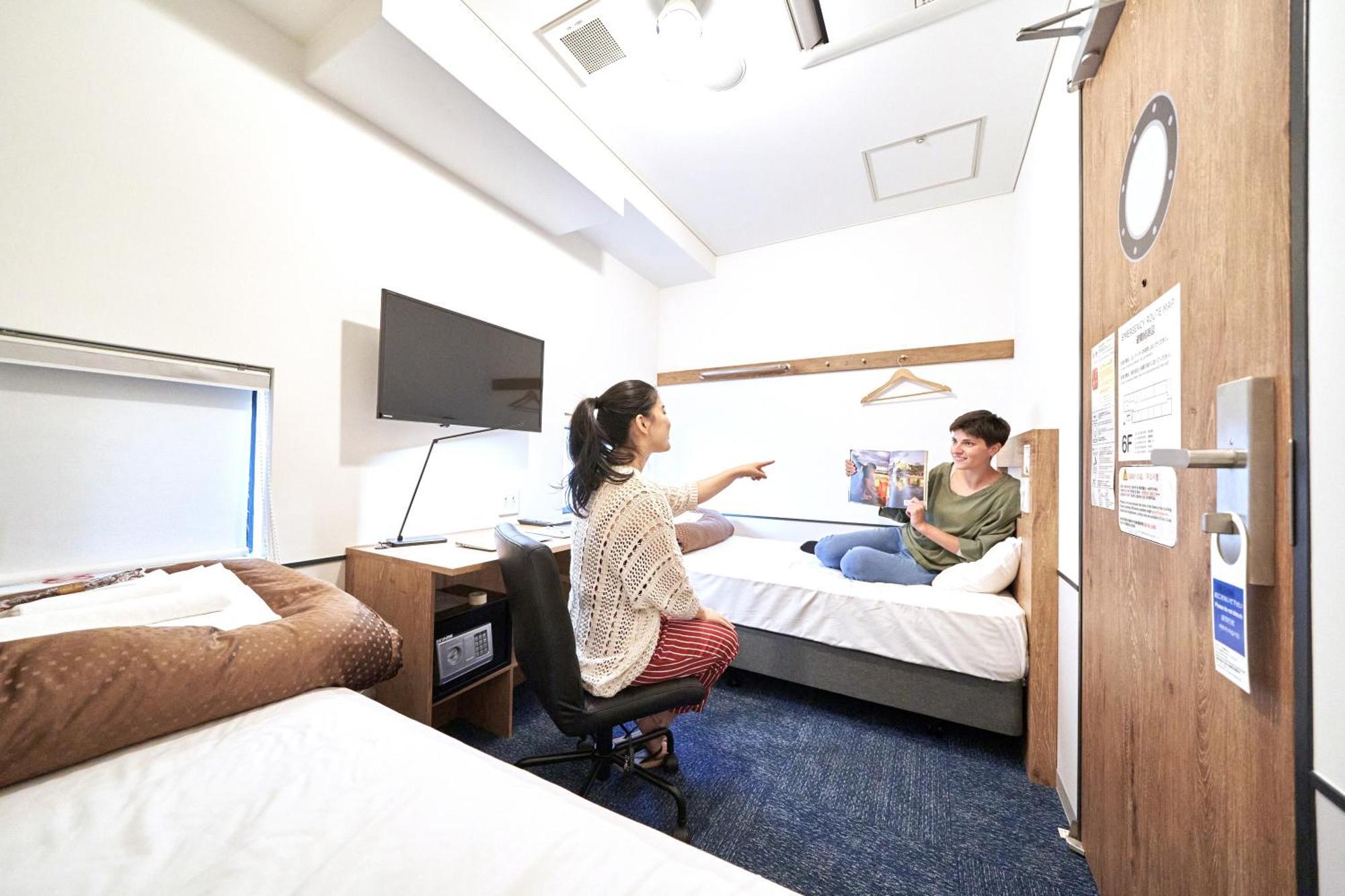 Webase Hakata Hostel Fukuoka  Rum bild