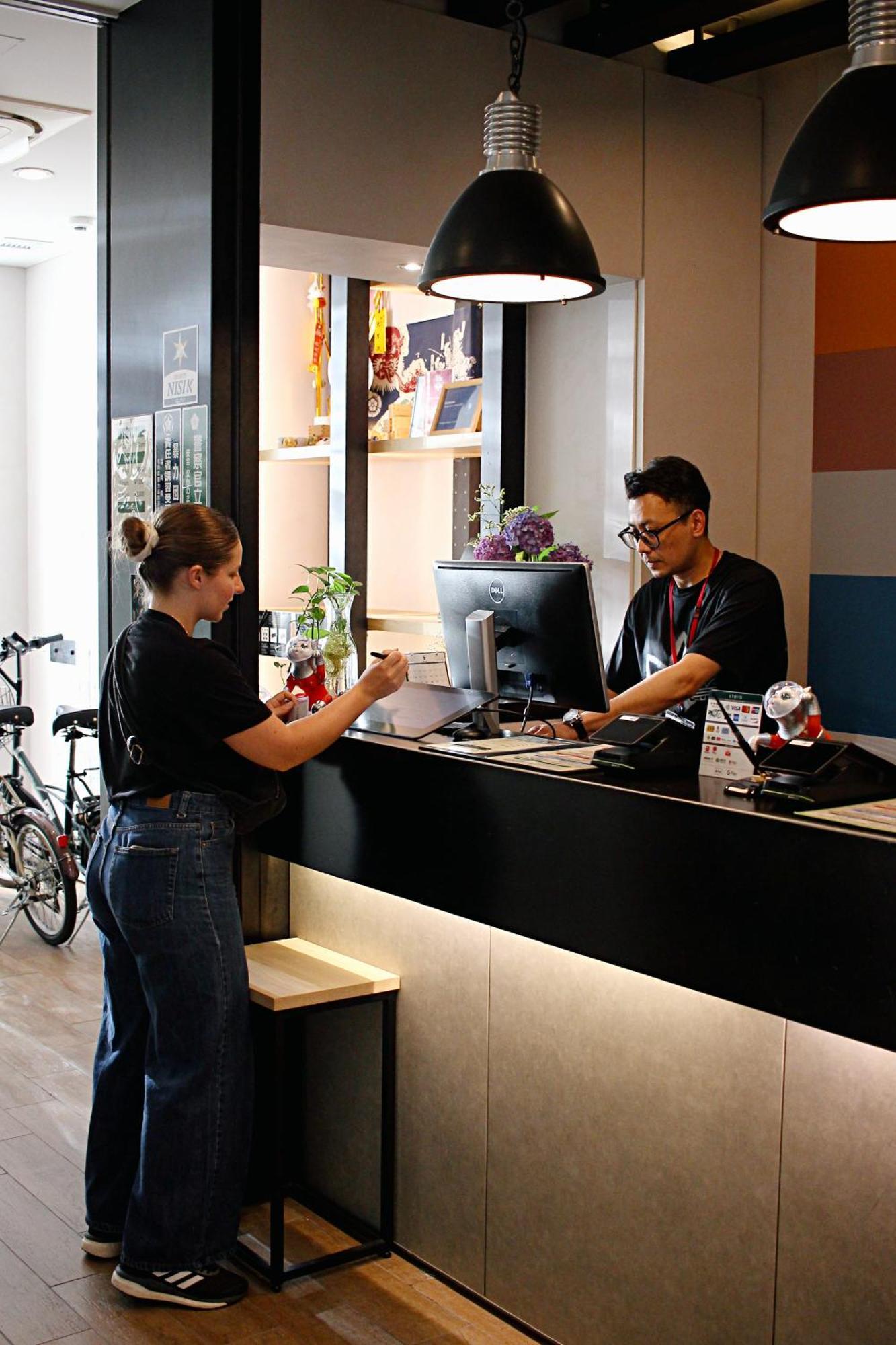 Webase Hakata Hostel Fukuoka  Exteriör bild