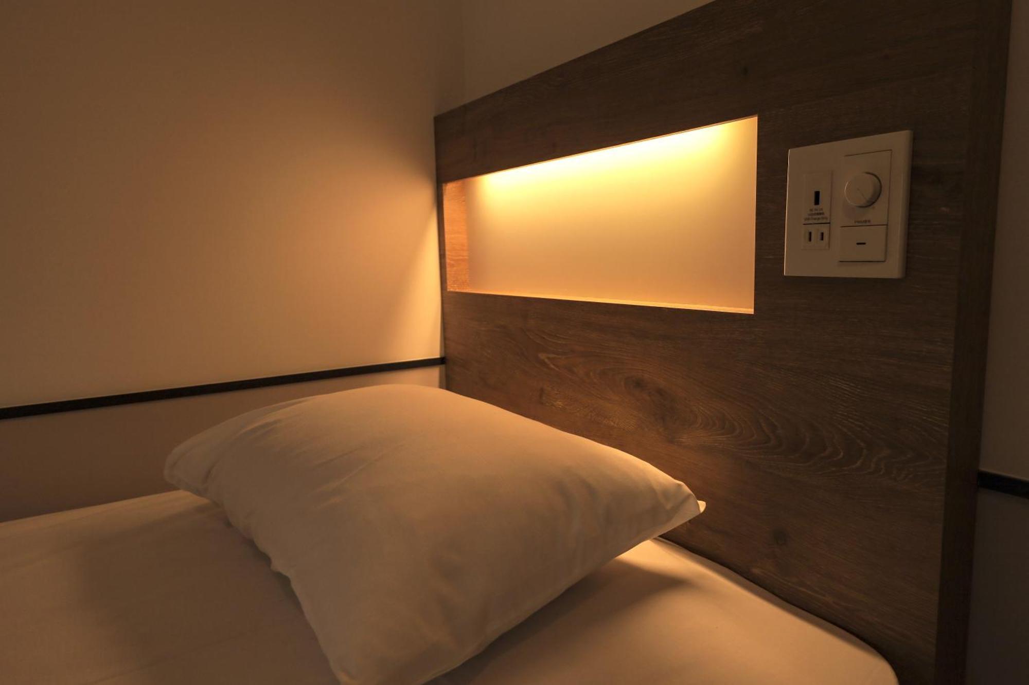 Webase Hakata Hostel Fukuoka  Rum bild